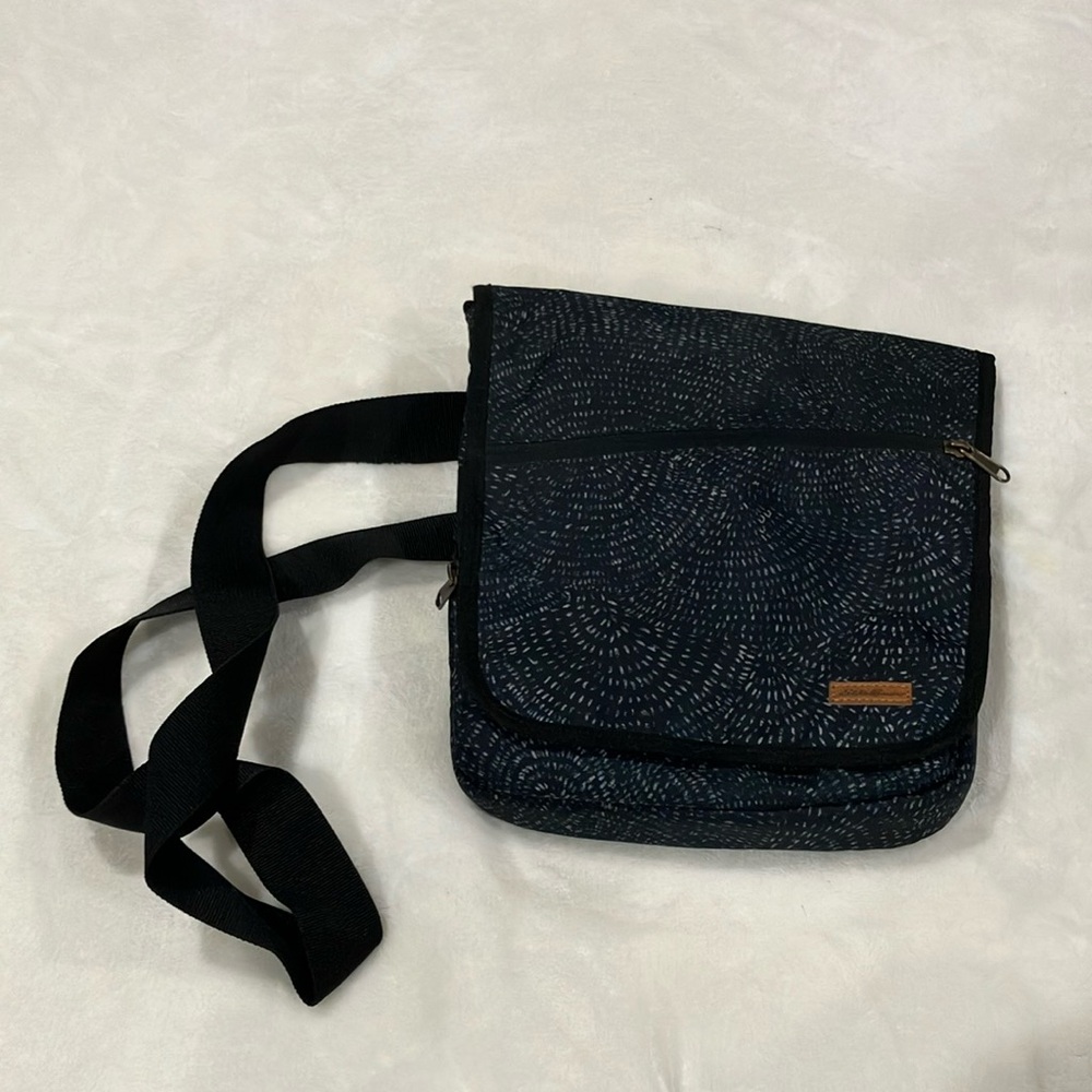 Navy Eddie Bauer Crossbody Bag w/ Wallet